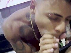 Mamando Meu Amigo Dotado com Tesão