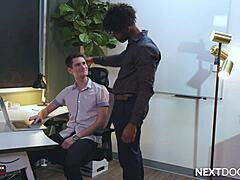 न्यूबी ट्विंक कॉलीग बिग कॉक्ड हंक को फ्लिप फक्स - नेक्स्टडोरस्टुडियोज