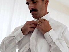 विनीत लड़का मोटे मास्टर लंड से बीज डाला गया