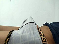 इस बड़े सुंदर लंड के साथ फिर से प्लेइंग