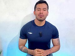 cuban stud with 25cm lets foot masseur suck him off till he bursts! 😲