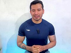 cuban stud with 25cm lets foot masseur suck him off till he bursts! 😲