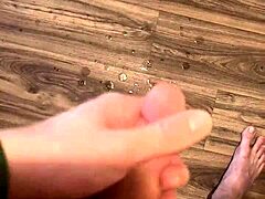 Young teen builds massive load through intense solo play