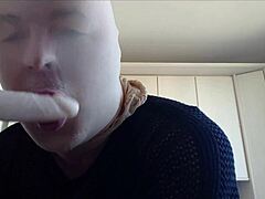 Nylonface bläst fetten dildo with pantyhose nylon solo amateur fetish