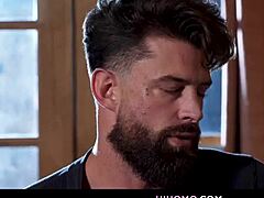 वाह! हैंग गे बीयर्स क्रिस डेम्ड और अल्फा वोल्फ टैटू के साथ बेयरबैक चोदाई करते!