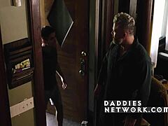 हे, चीटिंग ट्विंक और इंडियन लैटिनो के गहरी डिजायर प्लंबिंग करते हैं मोअनिंग गांड फकिंग में