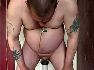 Bisexual Mark Wright's amateur piss scene